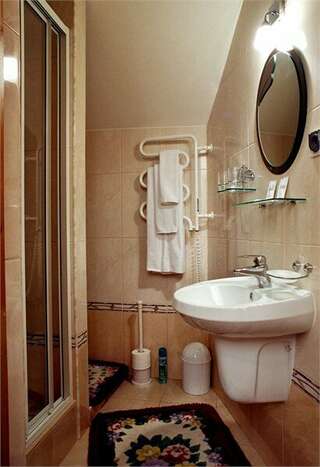 Гостиница Вилла Северин Калининград Апартамент семейный с душем-3